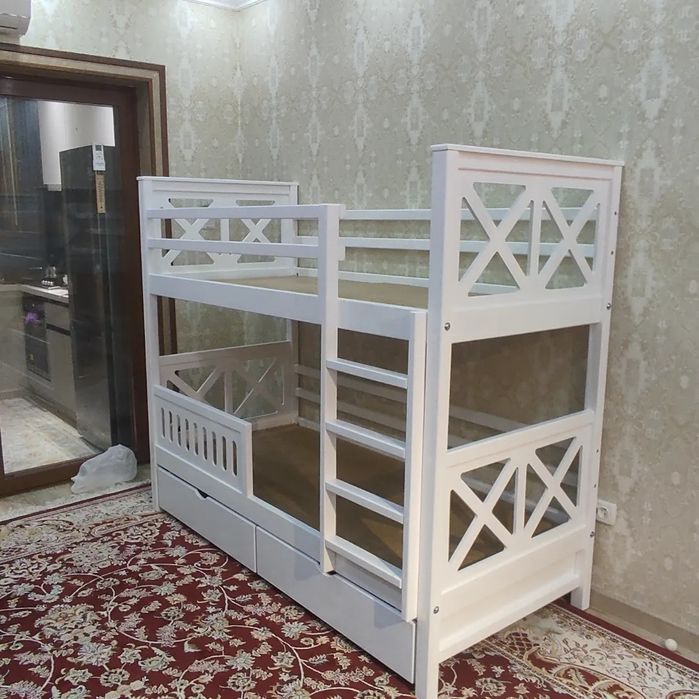 Двухъярусная кровать