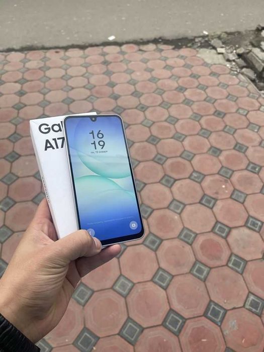 Samsung Galaxy A17