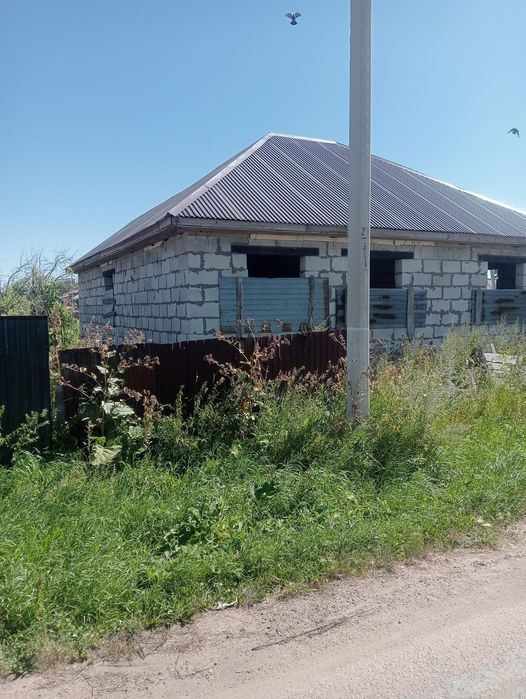 Жер үй сатылады.