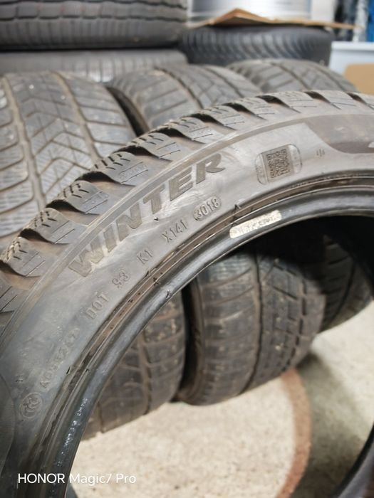4xCauciucuri de iarnă 225 45r18 95H Pirelli iarna