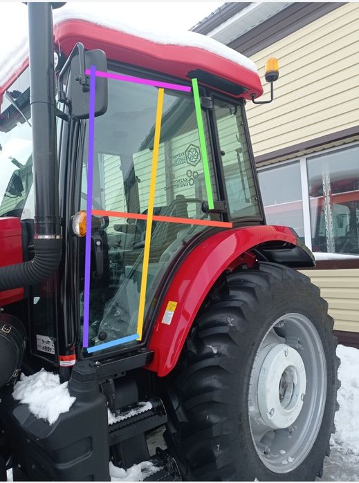 Стекло двери трактора