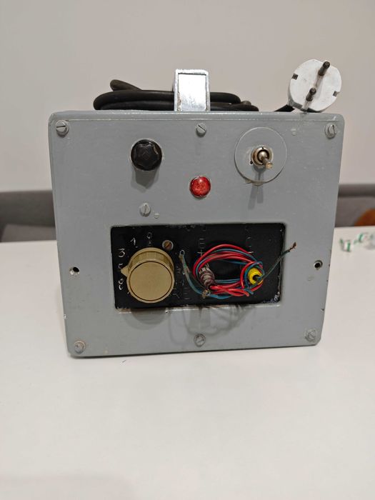 Sursă DC cu transformator – tensiuni multiple DC – construcție solidă