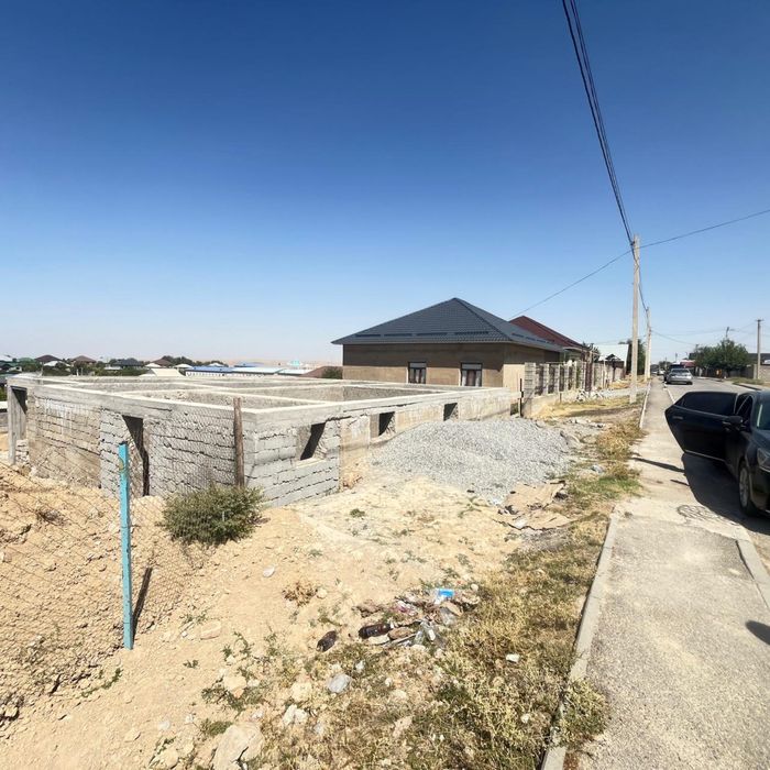 Участок с фундаментом