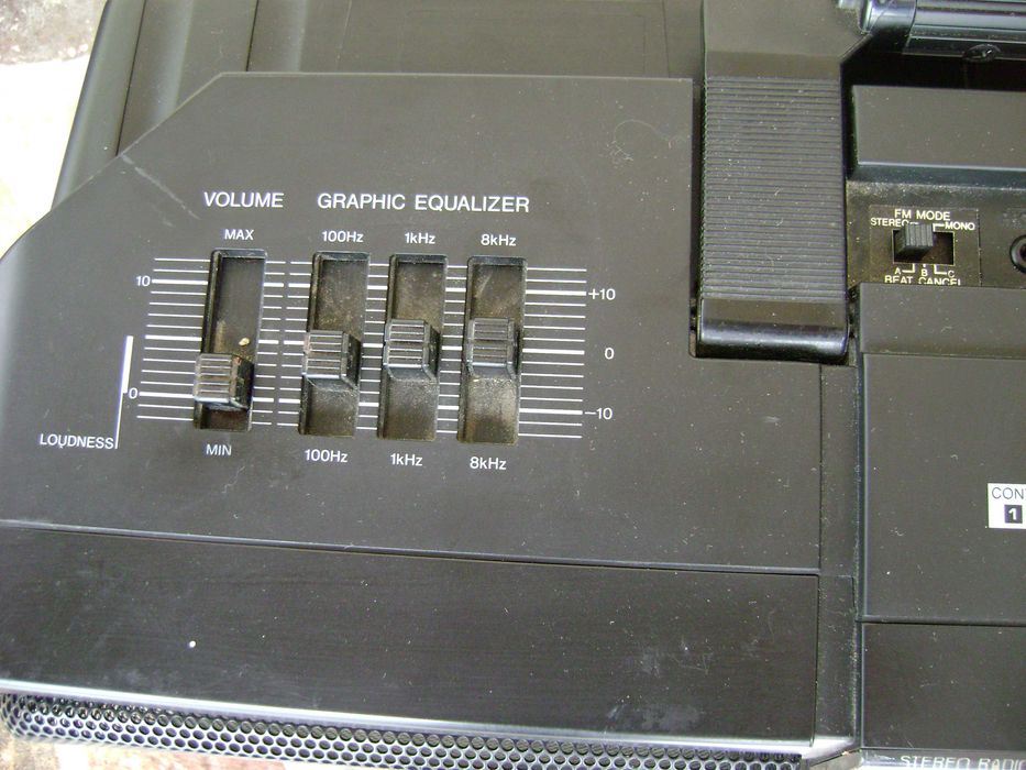 Касетофон Шарп WQ238 BH/BK/ двукасетъчен и нови касети Maxell 90 мин.