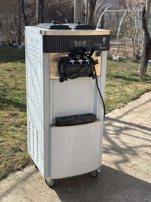 Нова профи машина за мек италиански крем сладолед 3 вкуса ГАРАНЦИЯ 2г