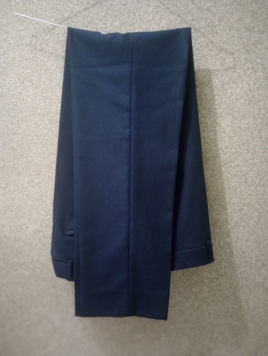 Абитуриентски костюм