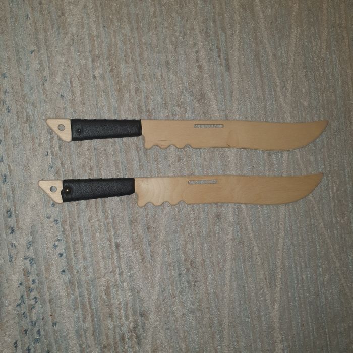 Деревянное игрушечное оружие