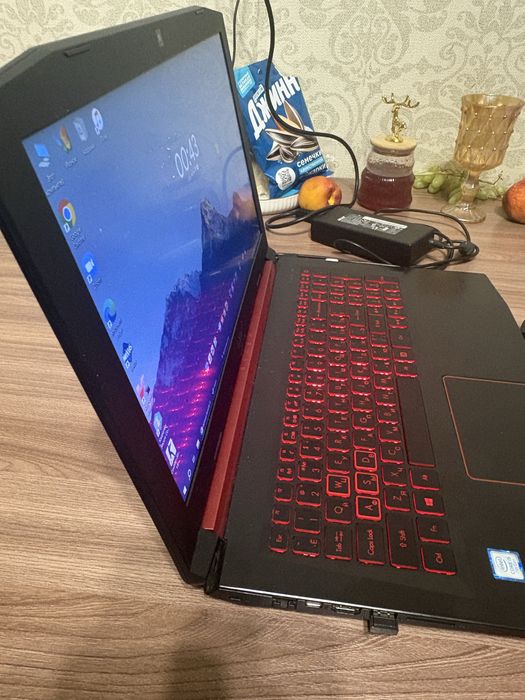 Обменяю iphone 16 и ноутбук acer nitro