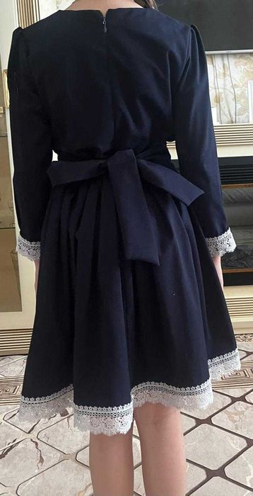 Продам школьное платье для девочки