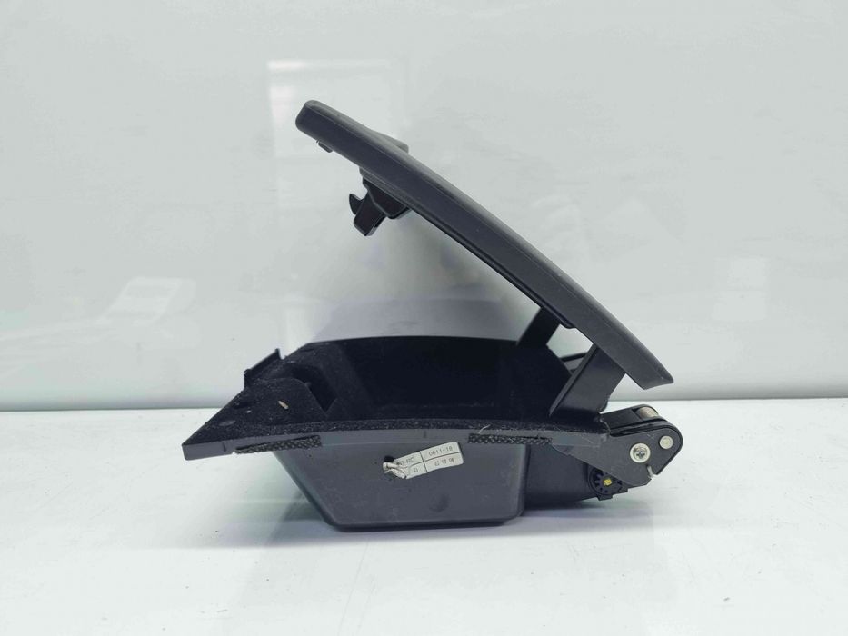 Sertar bord Hyundai Santa Fe 2 (CM) [Fabr 2005-2012] 84745-2B000