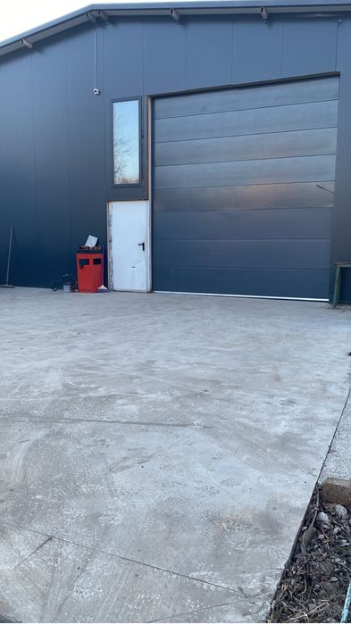 Inchiriez  hala /teren/ parcare tir