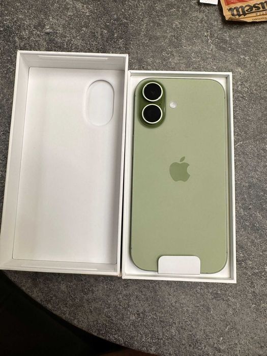 Чисто Нов Iphone 17 256GB