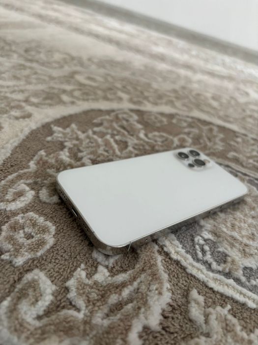Продам Iphone 12 Pro