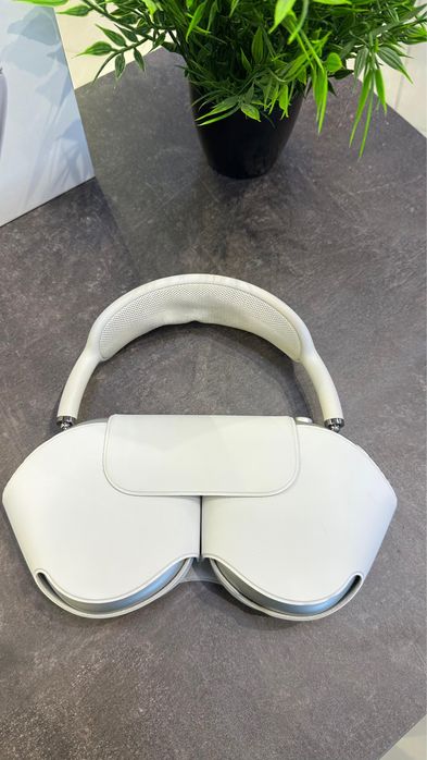 AirPods Max в идеальном состояний