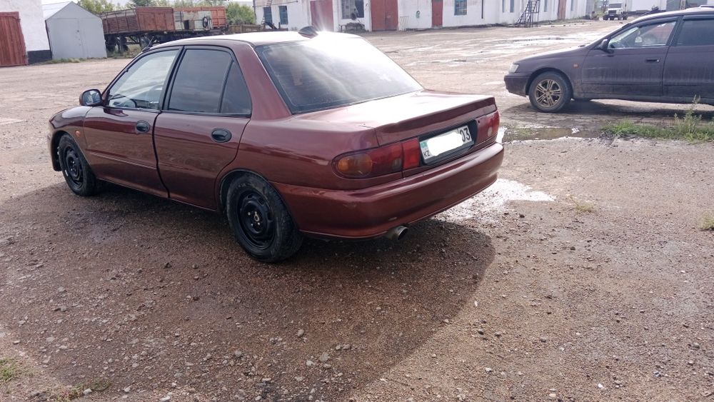 Митсубиси Лансер 1993г