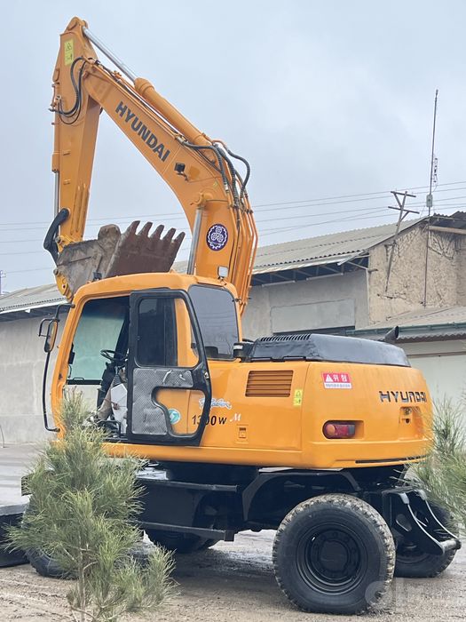 Ekskavator 1300wm sotiladi