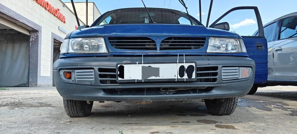 Продаю машину Mitsubishi Space Runner
