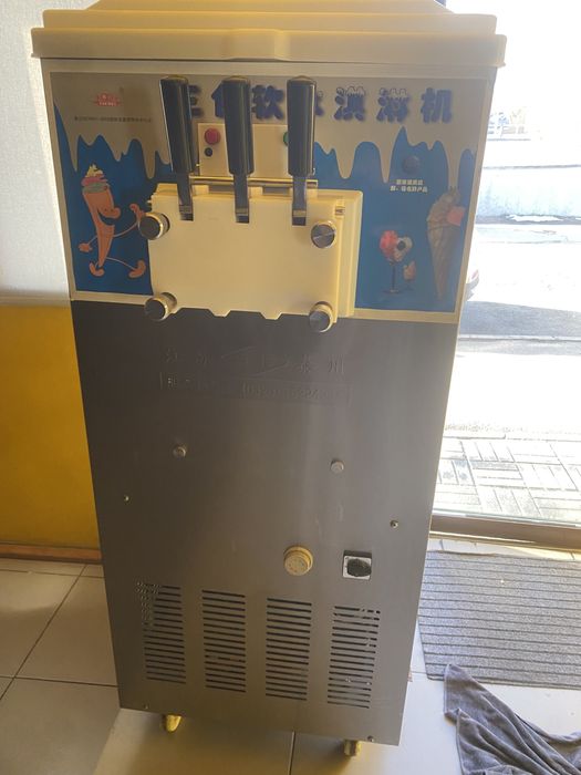 Продам мороженный аппарат