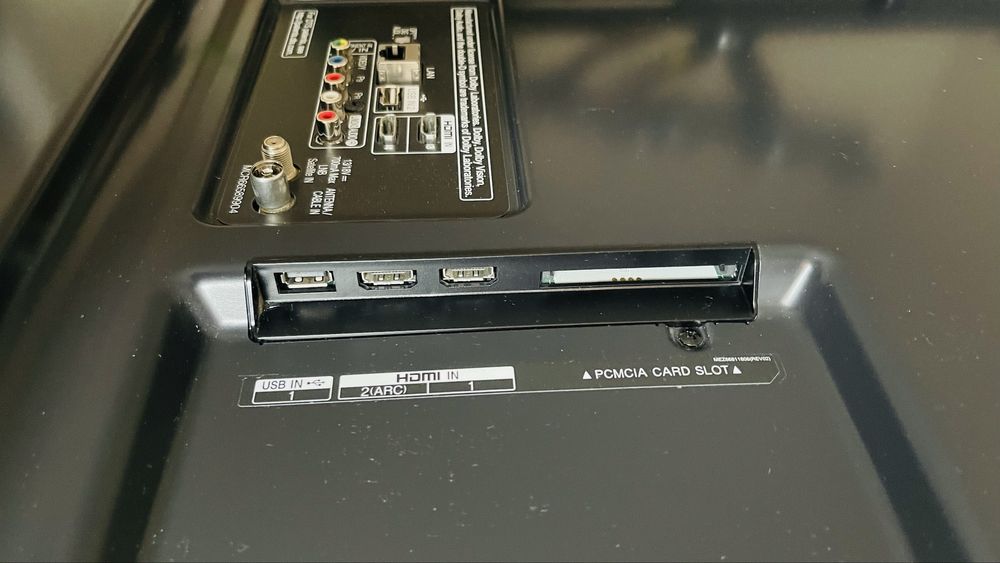 Продам телевизор smart TV (wfi) YouTube оригинал