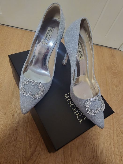Обувки на ток Badgley Mischka подходящи за сватбени