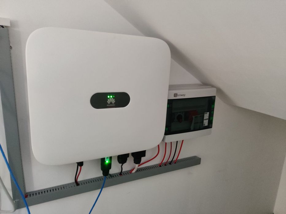 Montaj Panouri Fotovoltaice Montaj  invertoare solare hibrid , on-grid