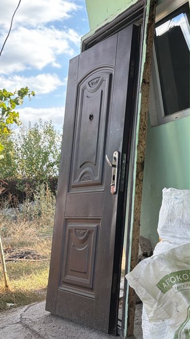 Двери 2 шт. Пишем на ватцап уточняем