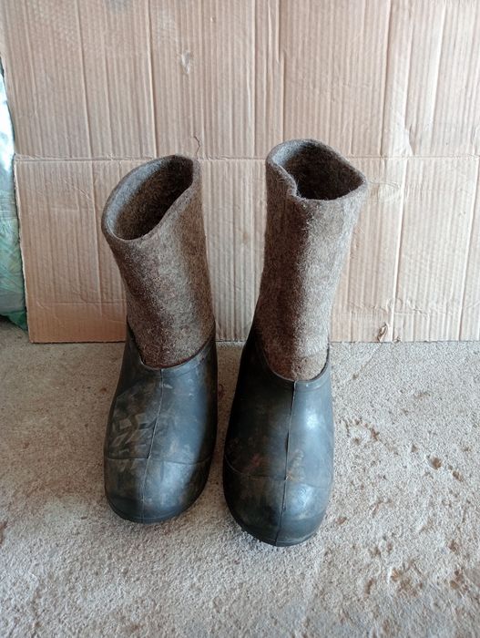 Продам б/у валенки