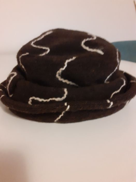 Căciulă stil pălărie Cristina