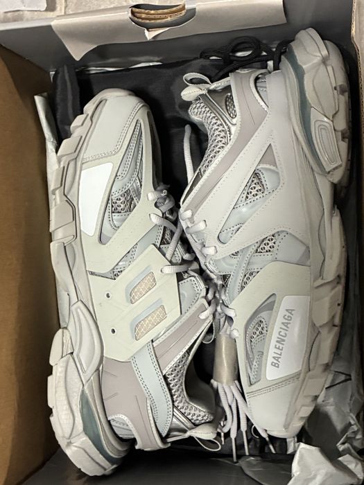 vand balenciaga track marime 42