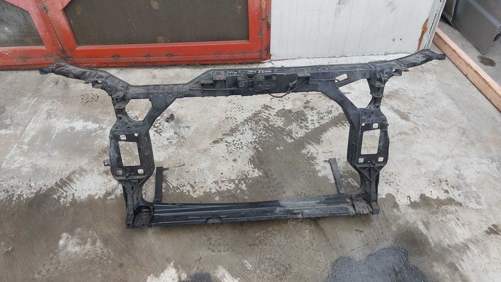 Trager Fata Calandru Audi A4 B8 an 2008-2011