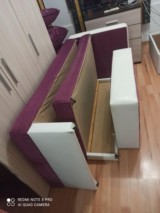 Подарявам разтегателен диван