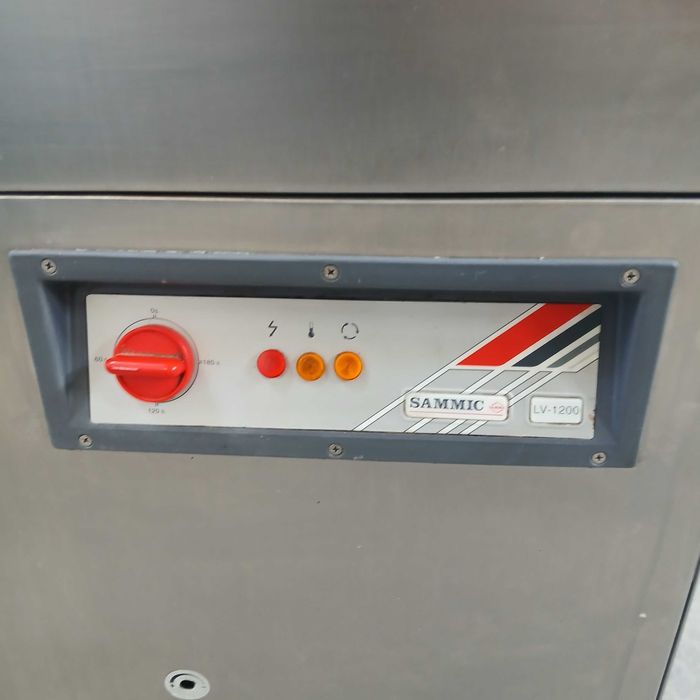 професионална конзолна съдомиялна