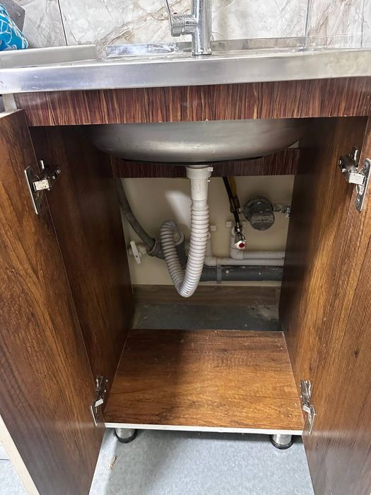 раковина со смесителем