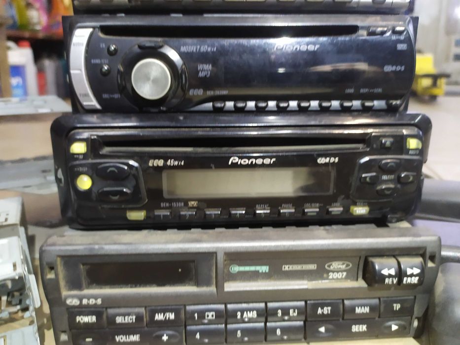 Авто CD-та с падащи панели.