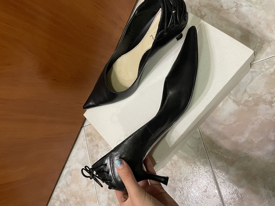 Дамски обувки на ток от естествена кожа