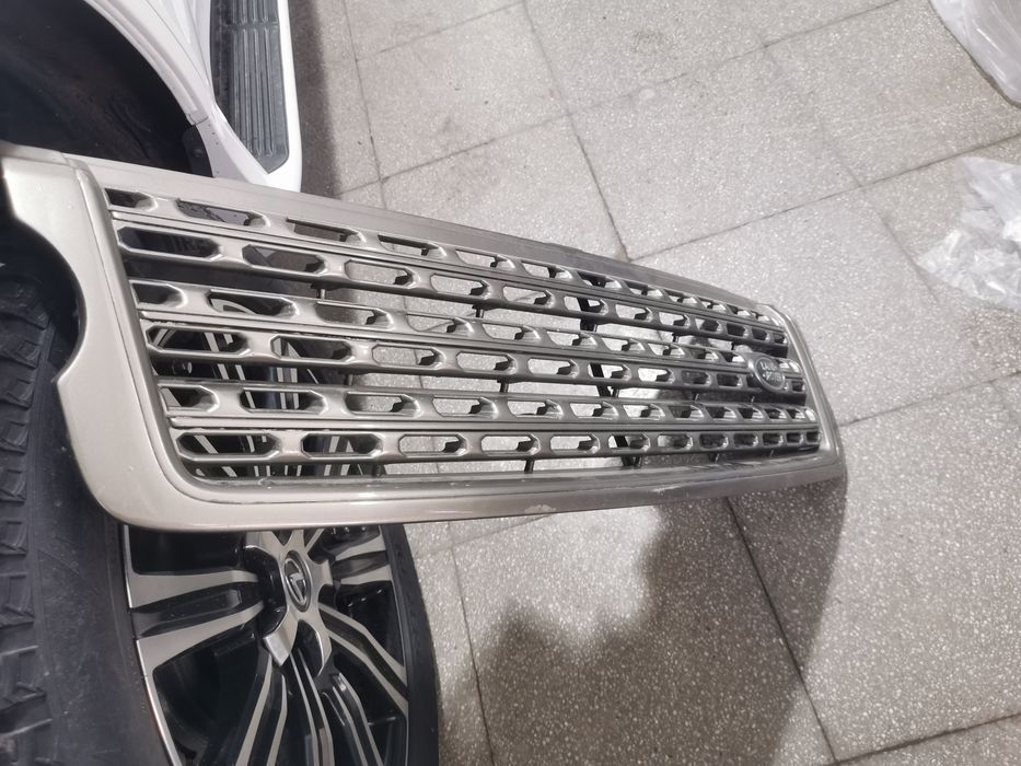 Решетка радиатора на Range Rover l405 L405
