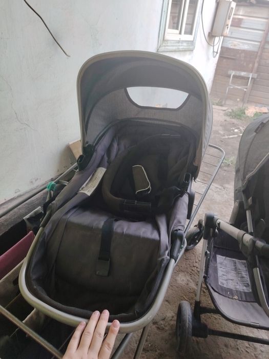 Продам коляску двух ярусную