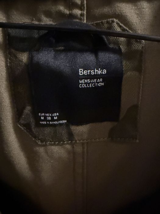 Дълго камуфлажно яке - Bershka / M