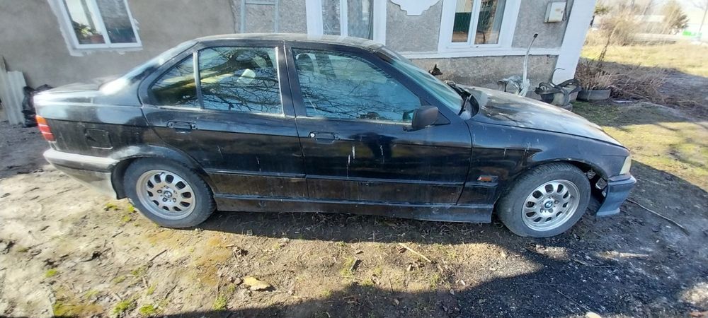 Продам машину BMW