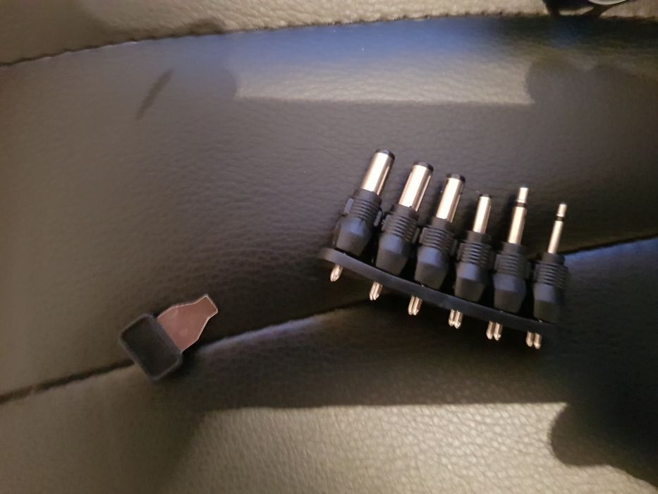 Adaptor Universal DC 1500mA Well nou 9 adaptoare ideal tableta laptop