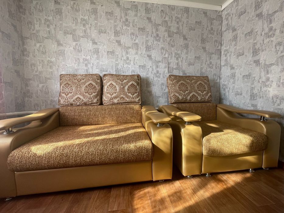 Продается диван тройка