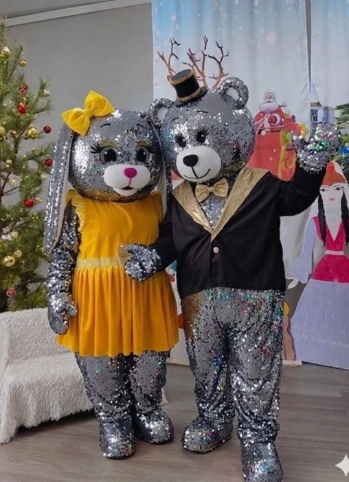Костюм на прокат.  Бронь за ранее.  Цена  5000