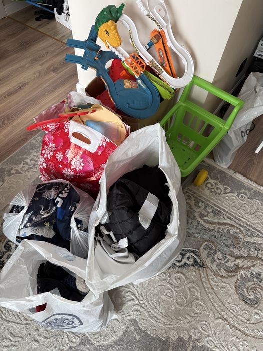 Отдам вещи женские и детские +игркшки в хорошем состоянии только нужда