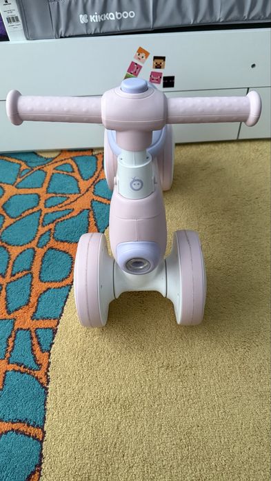 Детско колело за баланс MoMi - Tobis, розово