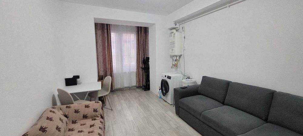 Garsoniera in Onesti, zona de sus, etaj 2.