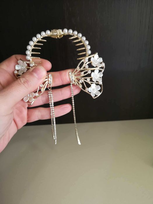 Нови ръчно изработени Фънки Бижута Обеци-Дизайн Пеперуда и Женско Лице