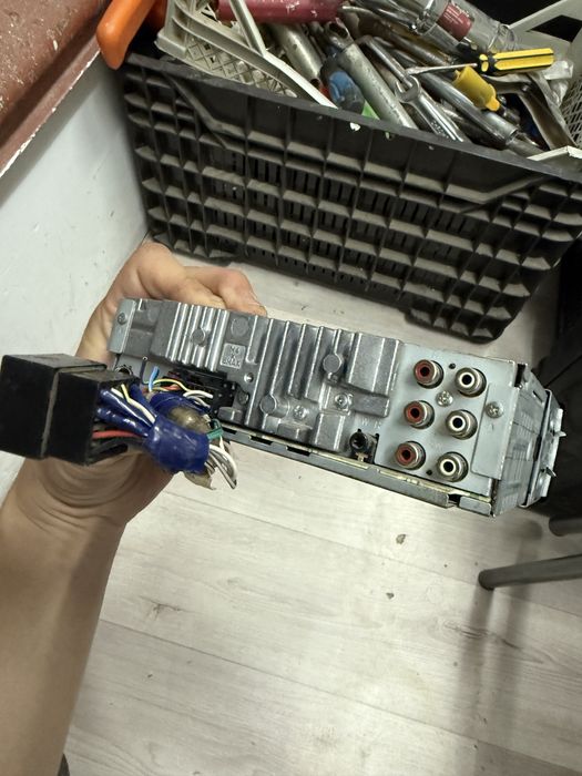 Продам магнитолла pioneer дельфин оригинал