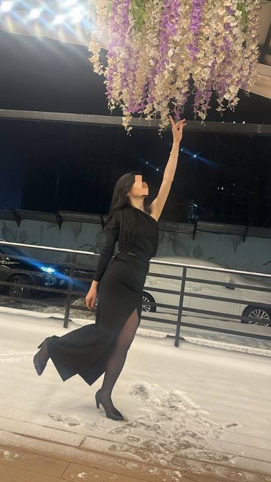 Черное платье на s-m размер