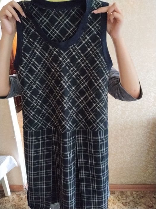 Продам школьный сарафан