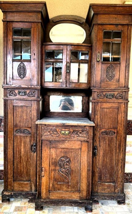 Антикварный буфет, ручной работы!